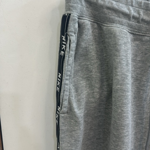 Light Gray Womens Nike Sweatpants Large Size - Picture 7 of 7
